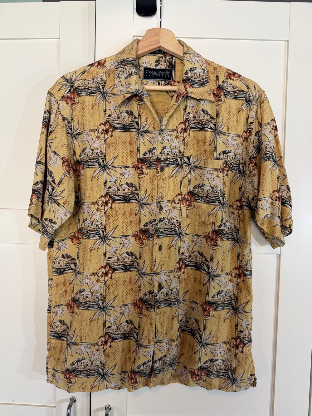 OP Men’s Yellow Tropical Camp Button-Down Shirt B7